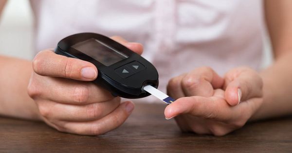 Aplicación para medir la glucosa en diabéticos sin aguja